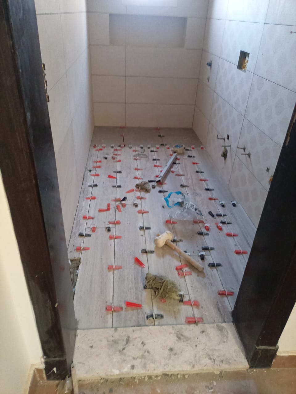 تركيب البلاط